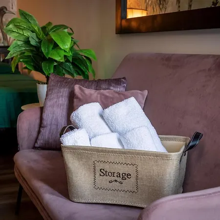 The Tropical House * Tiran