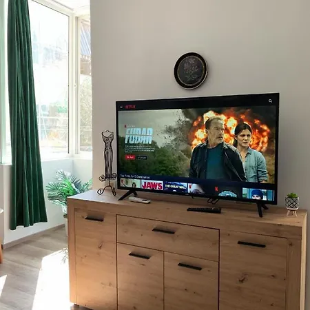 The Tropical House Tiran